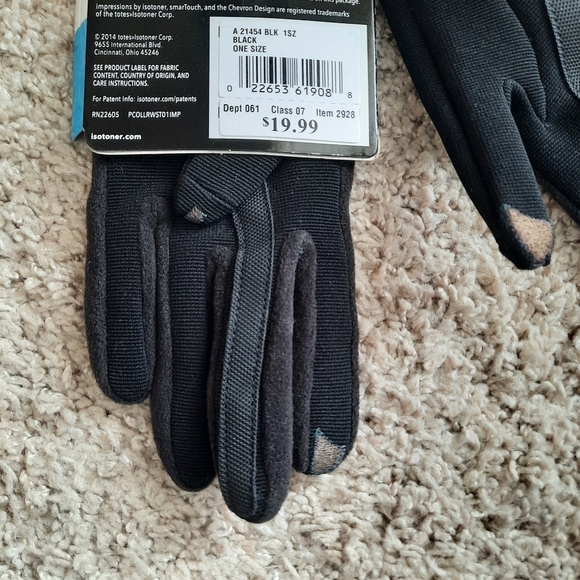 NWT Isotoner Impressions Active SmarTouch Technology black gloves OS - Picture 8 of 9